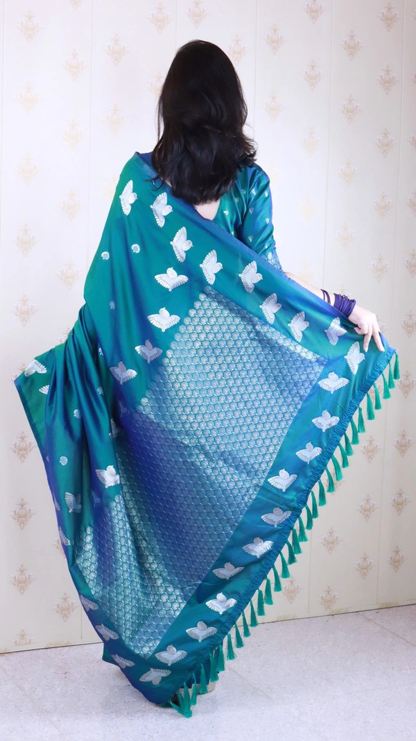 Soft Moonga Silk Saree with Dual Zari Bird Border & Floral Motifs - FREE, GREEN