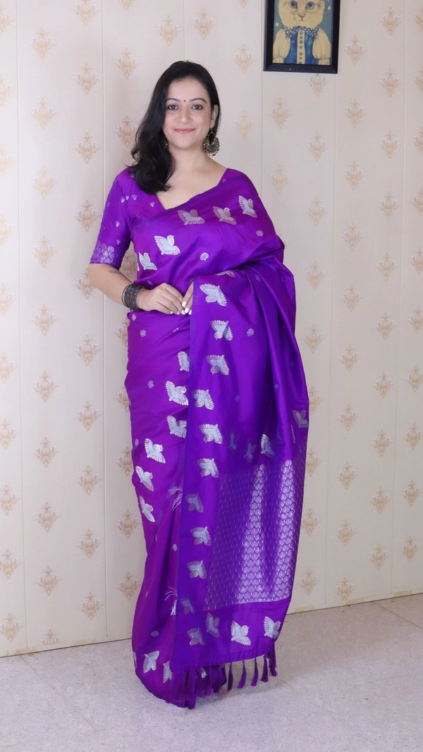 Soft Moonga Silk Saree with Dual Zari Bird Border & Floral Motifs
