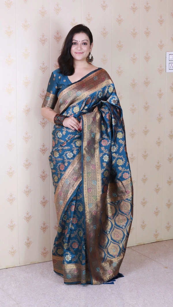 Soft Silk Dusty Saree with Zigzag Motifs & Floral Zari Border