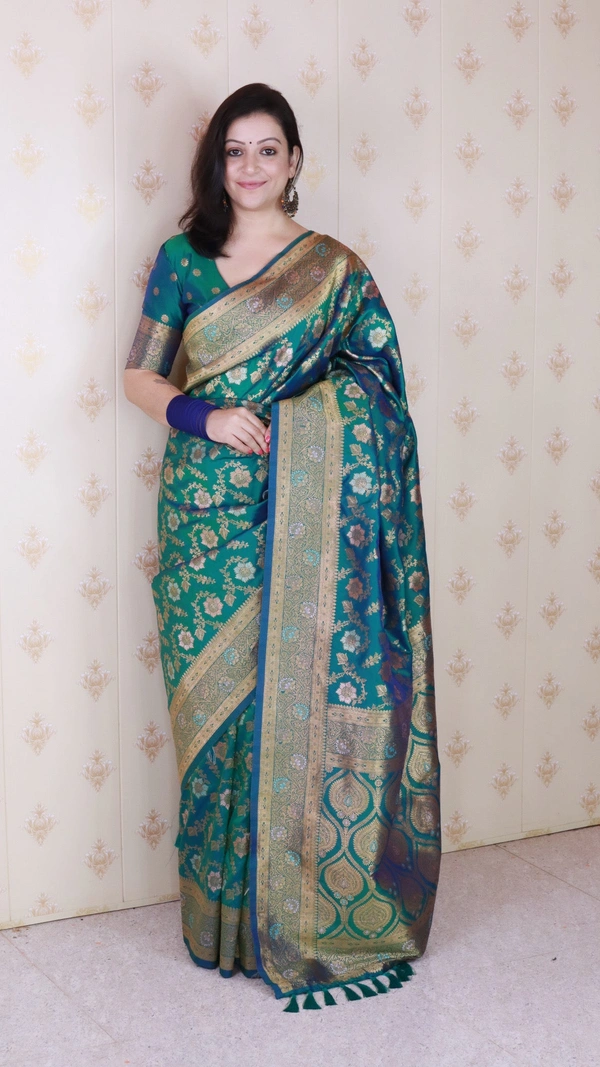 Soft Silk Dusty Saree with Zigzag Motifs & Floral Zari Border