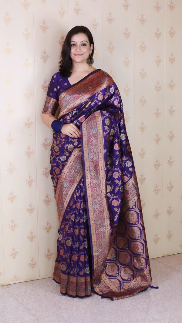 Soft Silk Dusty Saree with Zigzag Motifs & Floral Zari Border