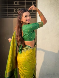 Traditional Chokda Pattern Soft Silk Saree with Gold Zari Checks & Contrast Pallu - FREE, MEHENDI
