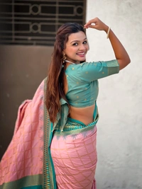 Traditional Chokda Pattern Soft Silk Saree with Gold Zari Checks & Contrast Pallu - FREE, BABYPINK