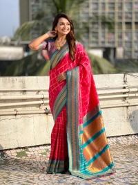 Traditional Chokda Pattern Soft Silk Saree with Gold Zari Checks & Contrast Pallu - FREE, PINK