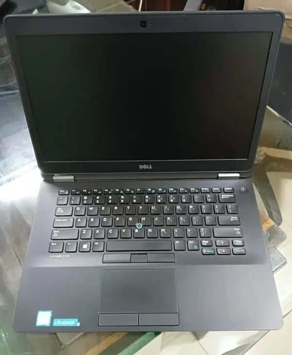 SKU-0466/ CORE I3/ DELL LATITUDE E5450/ Intel Core I3/ Ram 8GB / SSD 256 GB/ Screen 14.1" HD LED/ Wifi/ Webcam / Spk/ Slim/ Win 10 Pro+Ms Office .