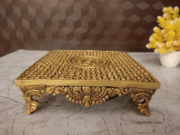 DecorsOne Brass Designed Chowki Stand 2.5"