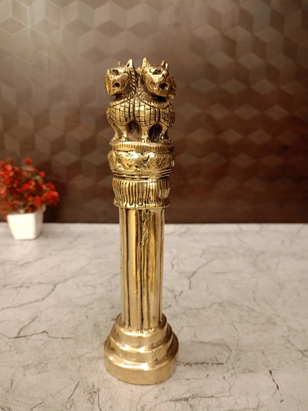 DecorsOne Brass Ashoka Pillar-10″