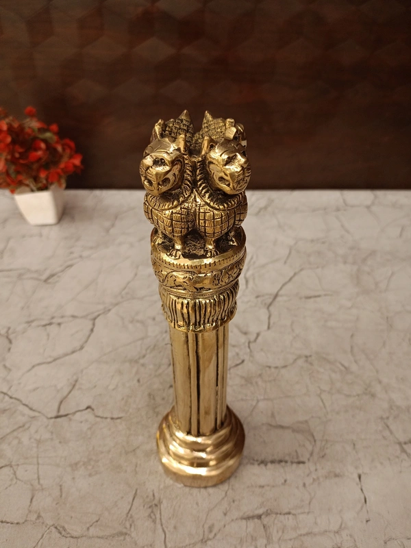 DecorsOne Brass Ashoka Pillar-10″