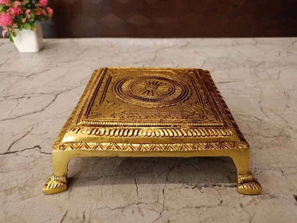 DecorsOne Brass Square Chowki 1.5"