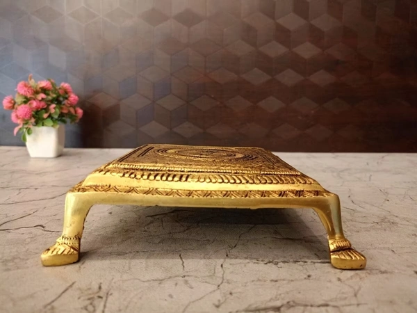 DecorsOne Brass Square Chowki 1.5"
