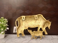 DecorsOne Brass Cow And Calf Wall Mount 8″