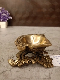 DecorsOne Brass Agal Diya Designer Base 2"