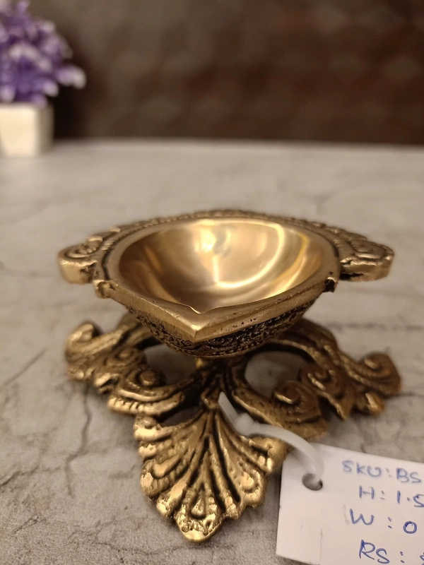 DecorsOne Brass Agal Diya Designer Base 2"