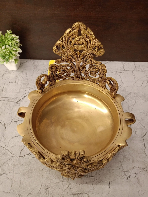 1SF54005 Brass Designer Uruli With Golden Antique Finish