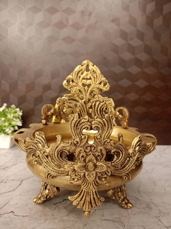 1SF54005 Brass Designer Uruli With Golden Antique Finish