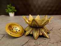 DecorsOne Brass Lotus Dhoop Holder 2.5"
