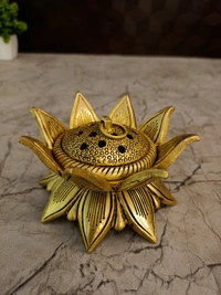 DecorsOne Brass Lotus Dhoop Holder 2.5"