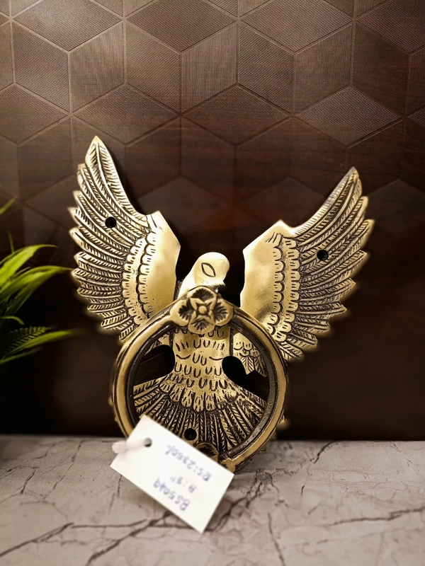 DecorsOne Brass Eagle Door Knock 8"