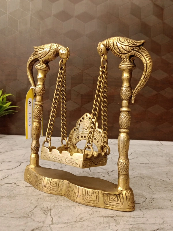 DecorsOne Brass Plain Swing 8