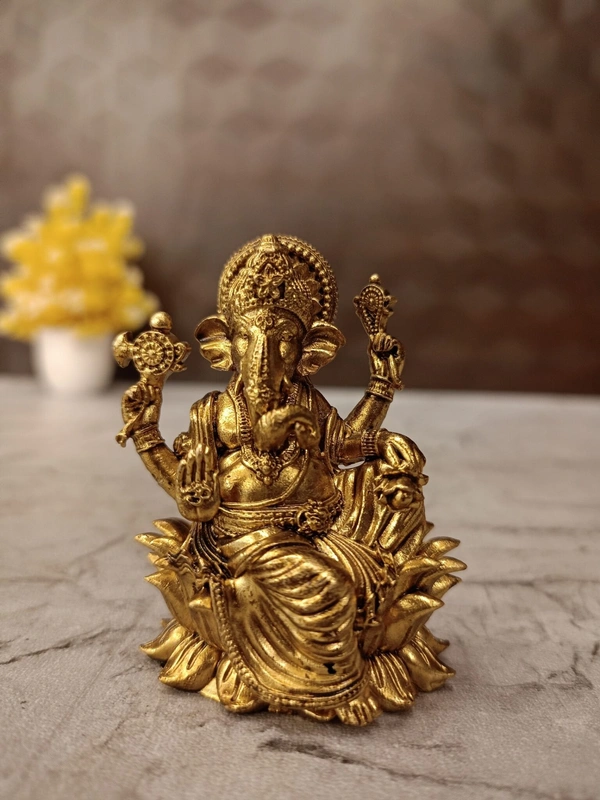 DecorsOne Brass Fine art Lotus Ganesha Idol 2.5″