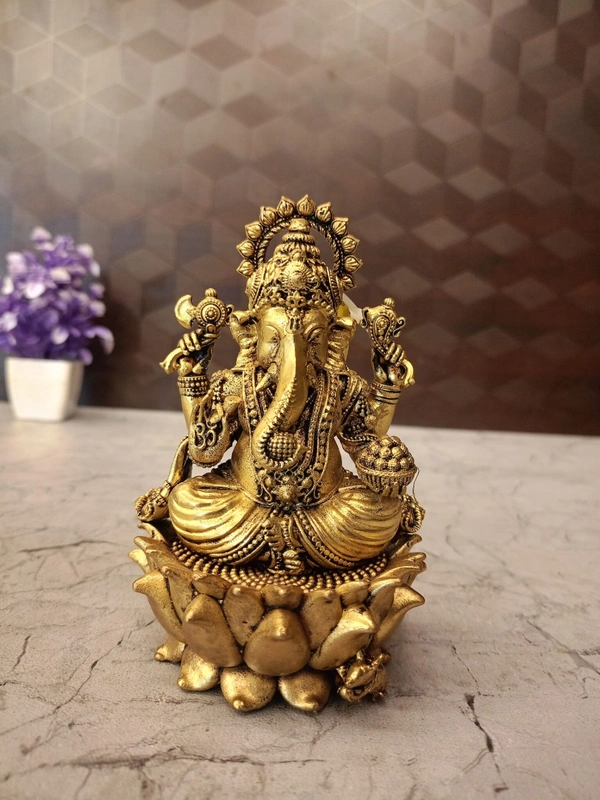 Brass Fine Art Ganesha Statue Sitting On Lotus