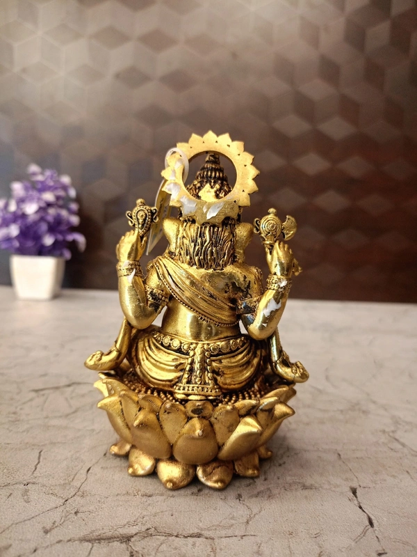 Brass Fine Art Ganesha Statue Sitting On Lotus