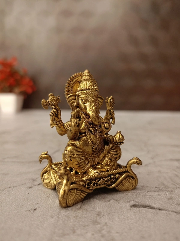 DecorsOne Brass Fine art Ganesha Idol 2″