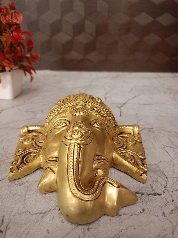 Brass Ganesha Face Wall Mount / Antique And Handicraft Idol , Listening and Grasping