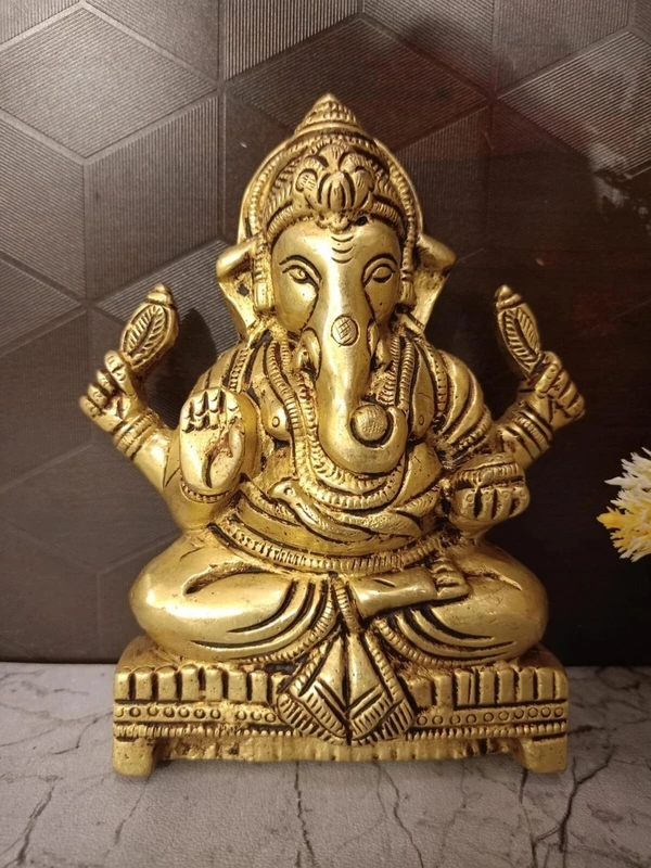 DecorsOne Brass Ganesha Wall Mount 6"