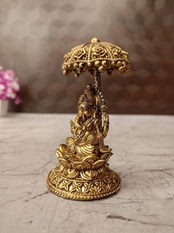 DecorsOne Brass Fine art Ganesh with an Umbrella 4″