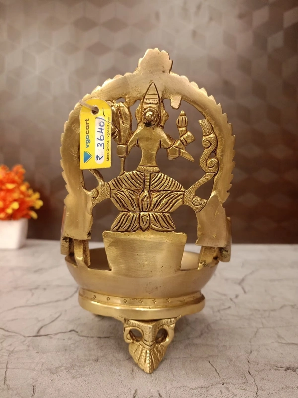 DecorsOne Brass Kamakshi Diya 7″