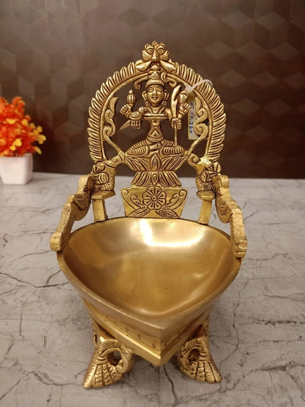 DecorsOne Brass Kamakshi Diya 7″