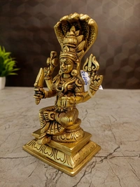 DecorsOne Brass Karumaari Amman Idol 6.5"