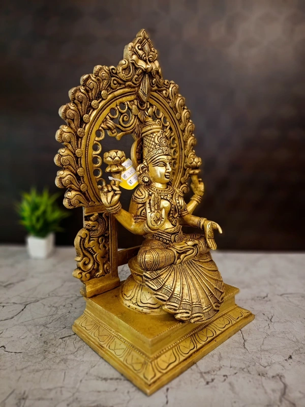 DecorsOne Brass Lakshmi Idol With Well Design Arch 16.5"