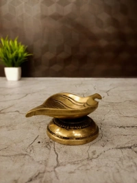 DecorsOne Brass Leaf Diya 1.5″