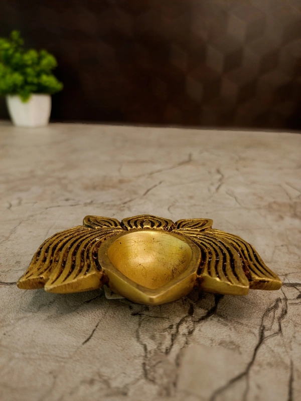 DecorsOne Brass Lotus Diya Big 1''