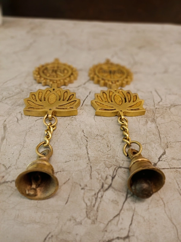 DecorsOne Brass Lotus With Bell Wall Mount Pair 10"