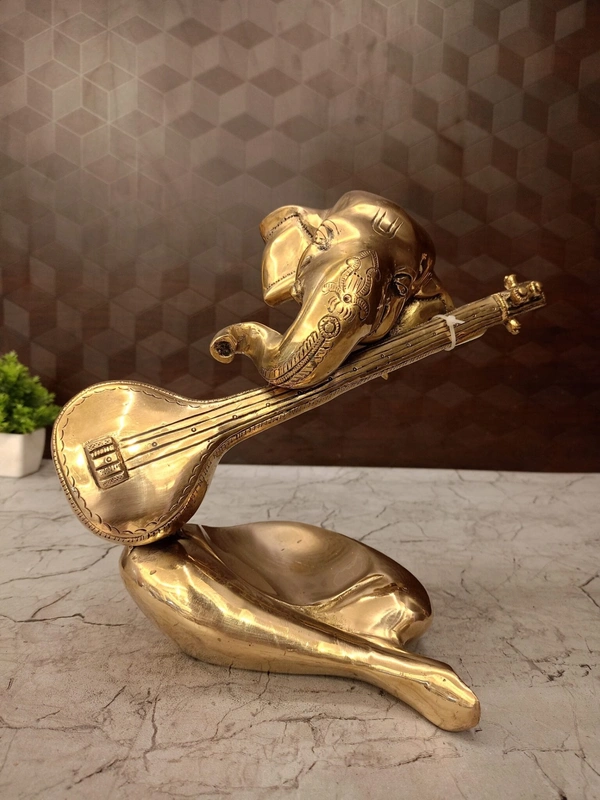 DecorsOne Brass Modern Ganesha with Veena 9.5”