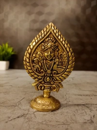 DecorsOne Brass Murugan Vel With Face 4"