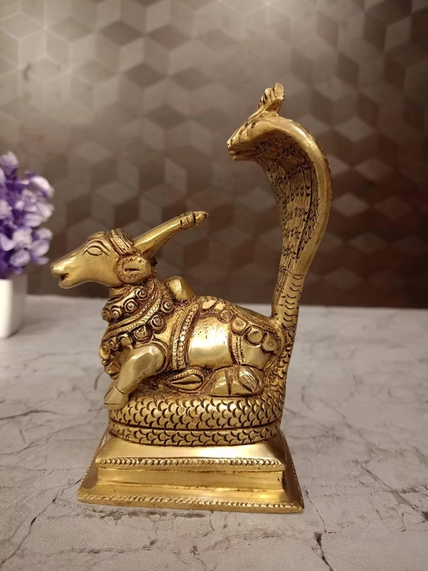 DecorsOne Brass Nandi snake Idol 6"