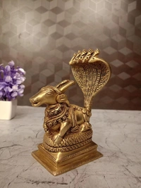 DecorsOne Brass Nandi snake Idol 6"