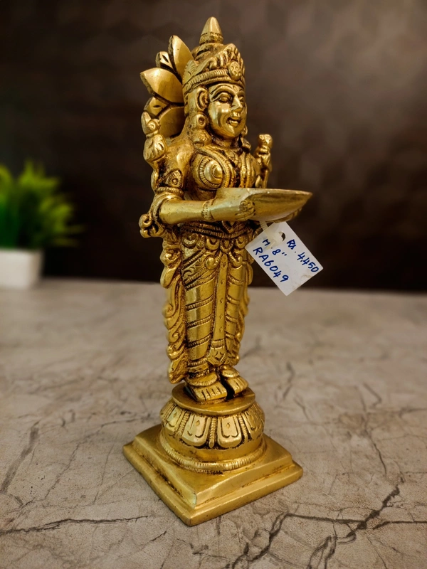DecorsOne Brass Paavai Diya 8"