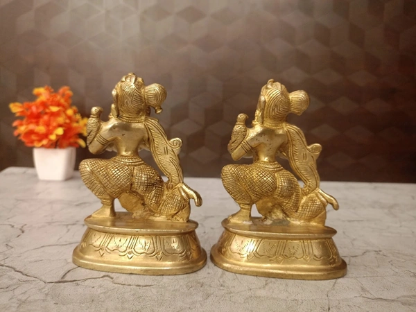 DecorsOne Brass Sitting Paavai Diya Set- 5″