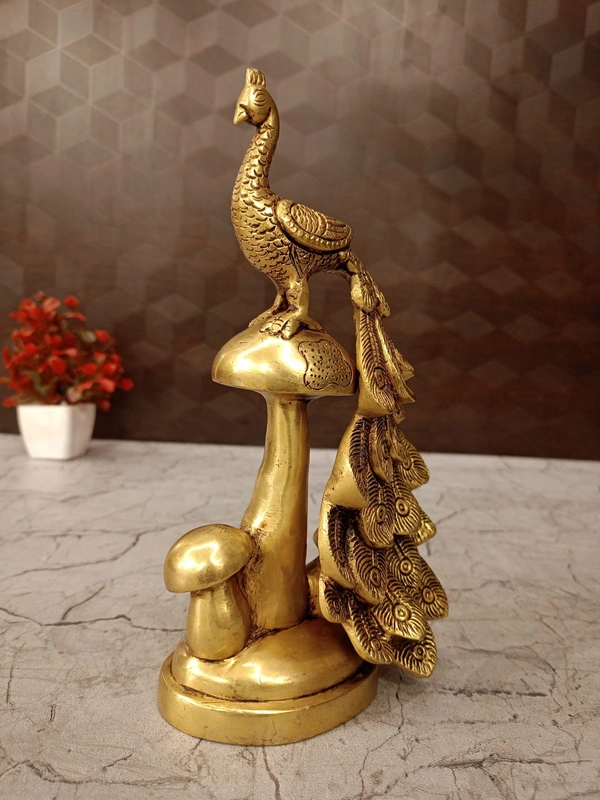DecorsOne Brass Peacock Sitting On Mushroom idol 8.5″
