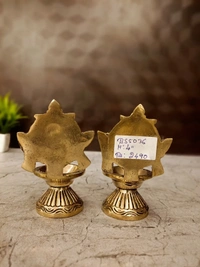 DecorsOne Brass Sangu Chakra Diya 4''