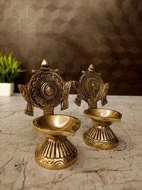 DecorsOne Brass Sangu Chakra Diya 4''
