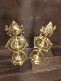DecorsOne Brass Sangu Chakra Five Face Kuthuvilaku – 13″ ( Pair )