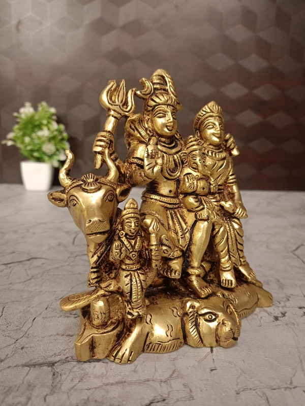 Brass Divine Brass Shiva Family Idol: Harmony, Protection & Prosperity for Your Home