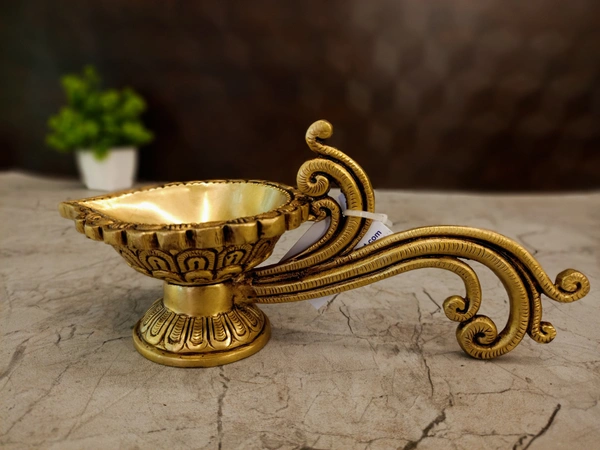 DecorsOne Brass Aarathi Deepam With Peacok Handle 4"