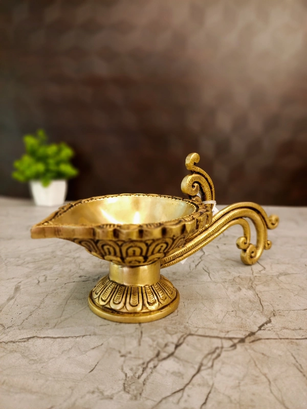 DecorsOne Brass Aarathi Deepam With Peacok Handle 4"